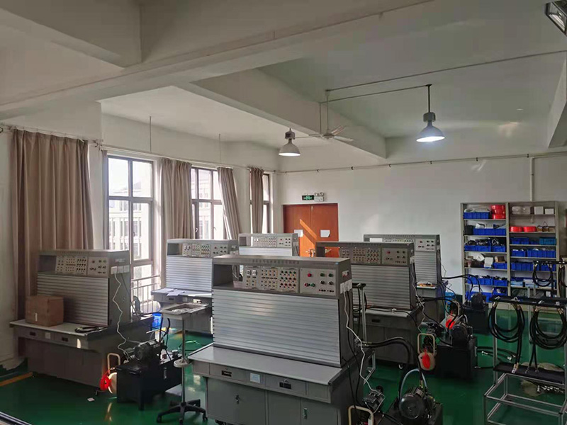 液壓與氣動實訓(xùn)室